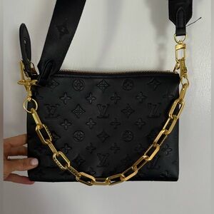 Black crossbody purse